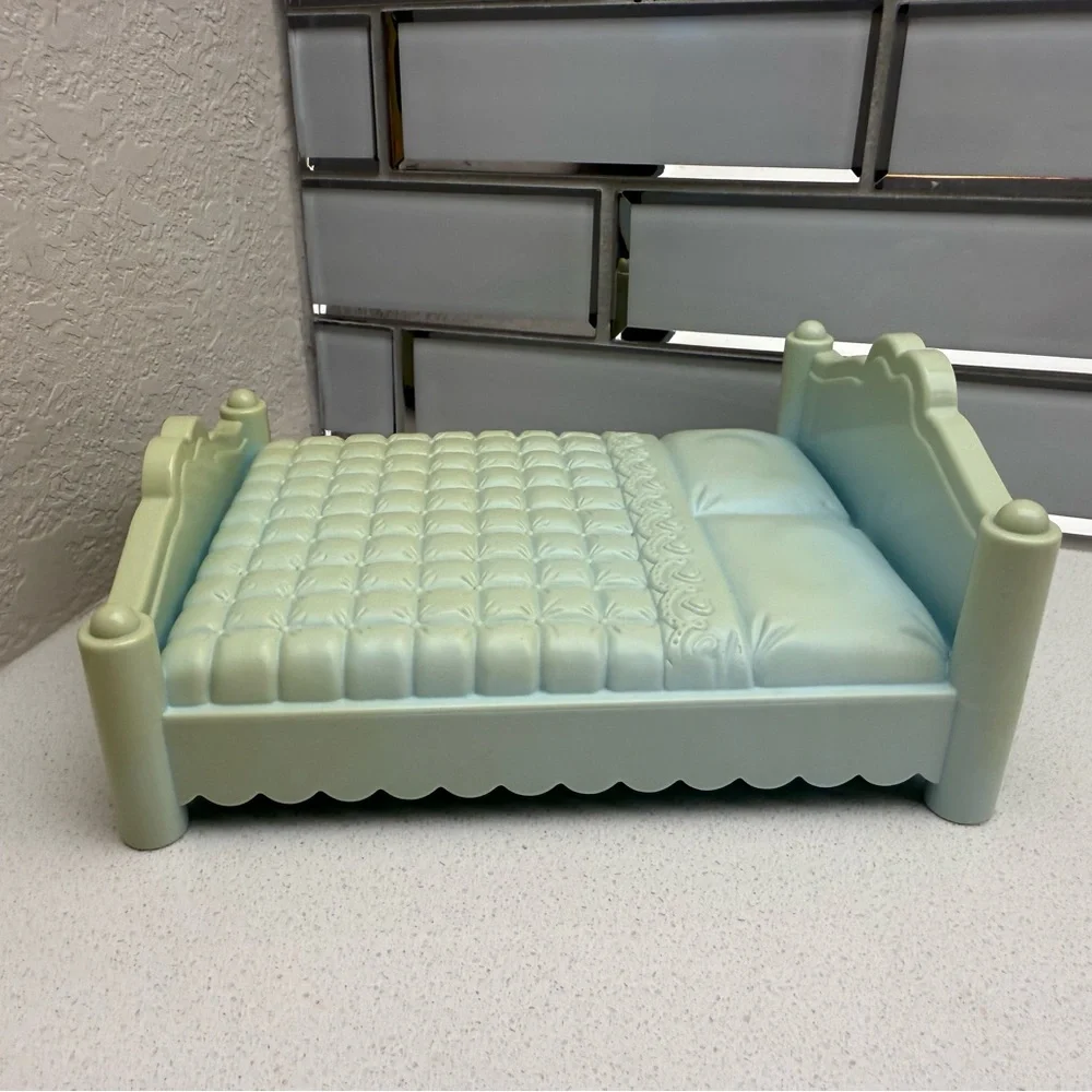 Vintage Playskool Victorian Dollhouse Double Bed 1991